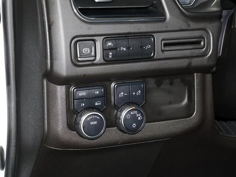 Used 2021 Chevrolet Tahoe RST w/ Luxury Package AWD/4WD image 27