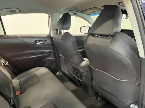 Used 2022 Toyota Venza LE AWD/4WD image 14