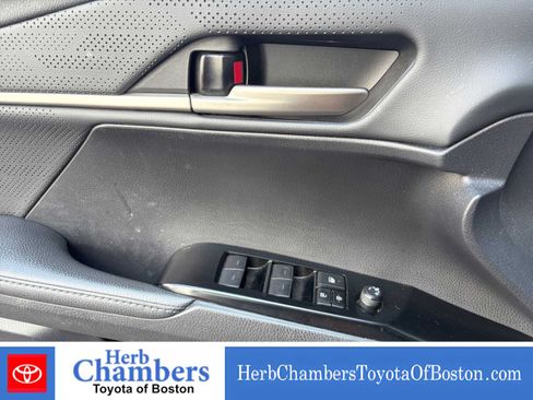 Used 2025 Toyota Camry XSE AWD/4WD image 17