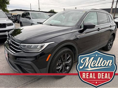Used 2022 Volkswagen Tiguan SE AWD/4WD image 1