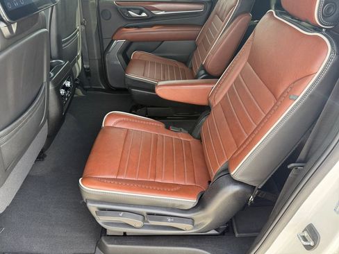 Used 2024 GMC Yukon XL Denali Ultimate image 11