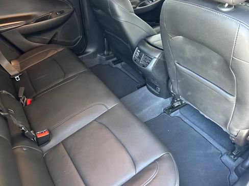 Used 2019 Chevrolet Malibu Hybrid w/ Leather Package FWD image 32
