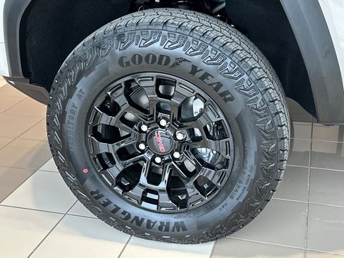 New 2026 GMC Canyon Elevation image 26