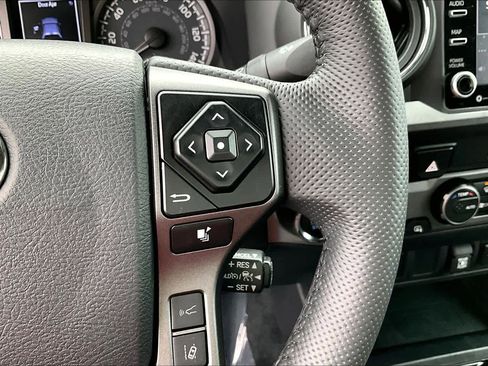Used 2023 Toyota Tacoma TRD Off-Road image 22