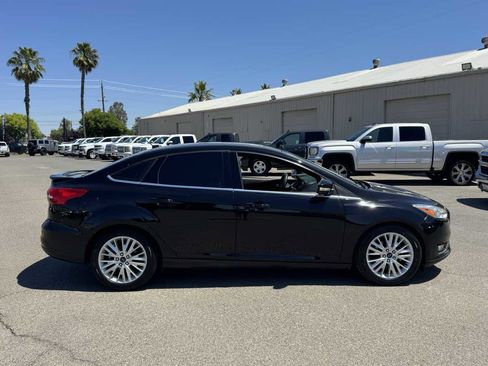 Used 2018 Ford Focus Titanium FWD image 11