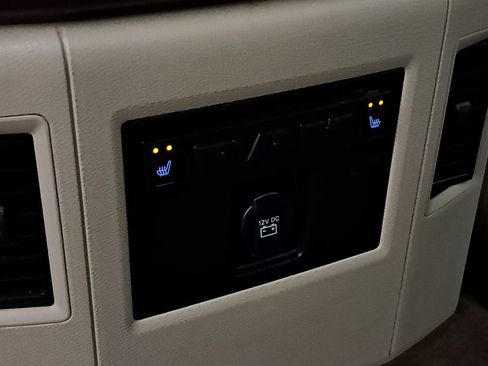 Used 2018 RAM 1500 Laramie w/ Convenience Group image 22