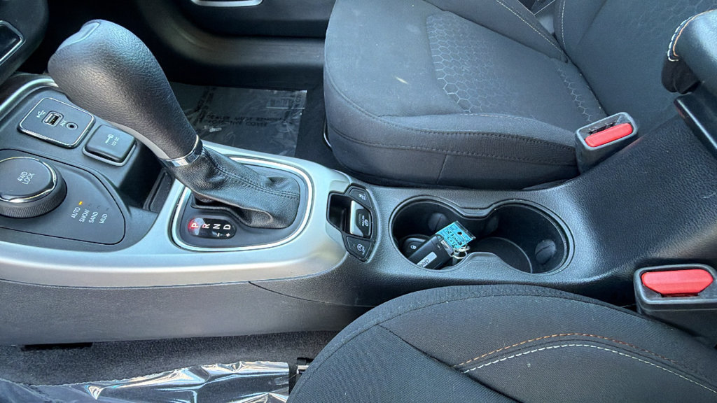 Used 2018 Jeep Compass Sport AWD/4WD image 13