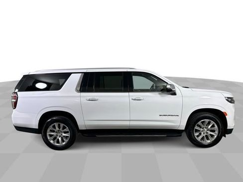 Used 2024 Chevrolet Suburban Premier RWD image 9