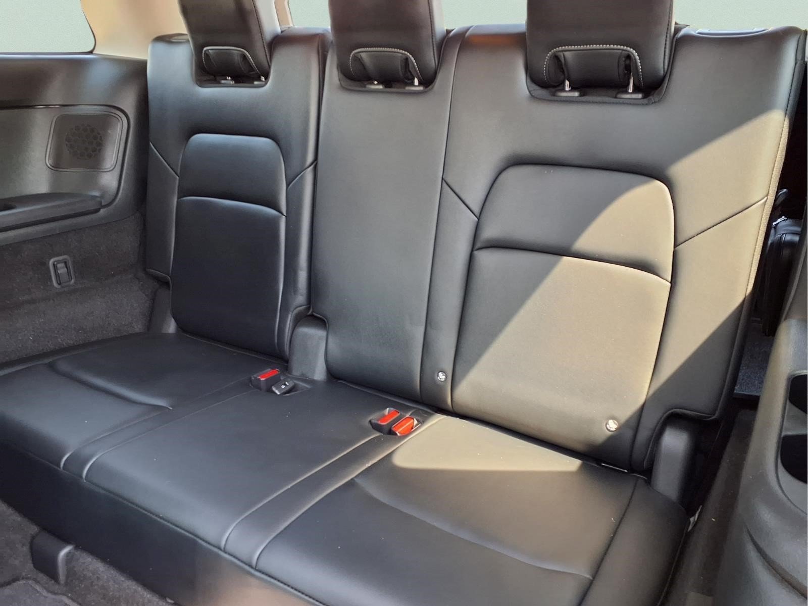 Used 2024 Nissan Pathfinder Platinum FWD image 12