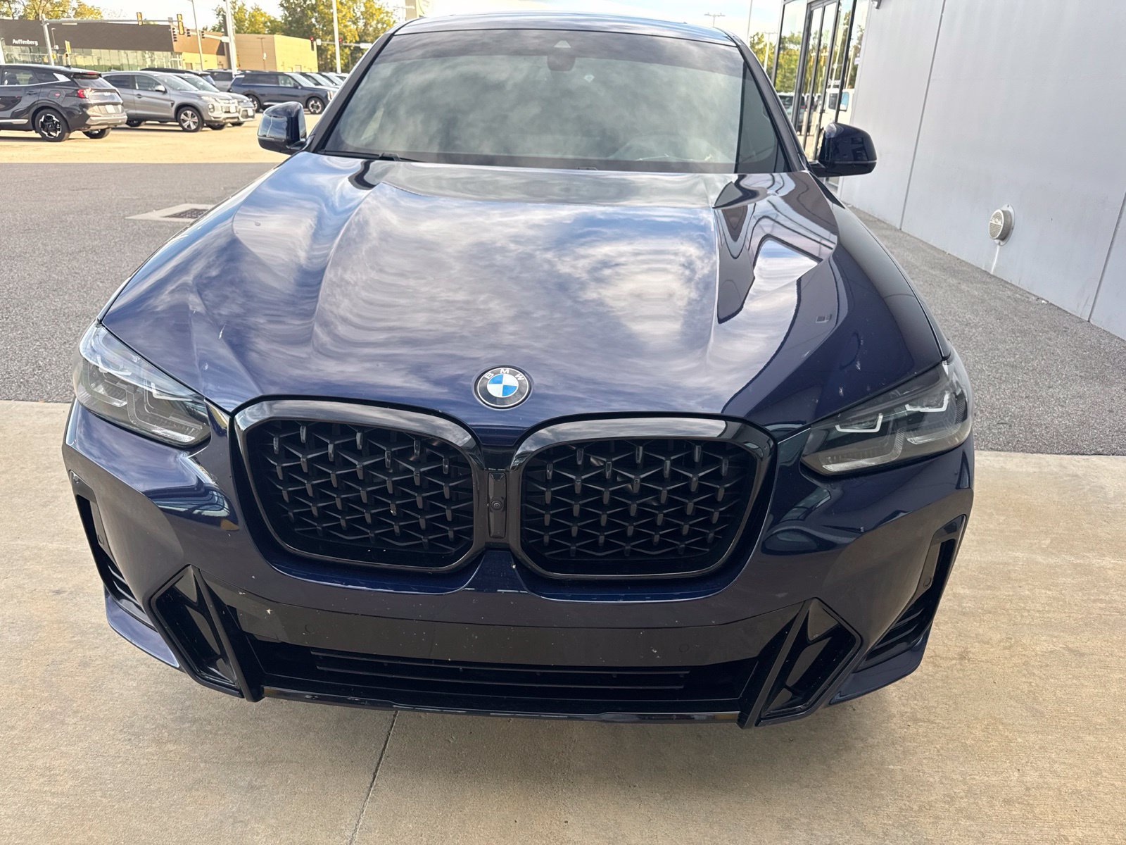 Used 2023 BMW X4 xDrive30i w/ M Sport Package AWD/4WD image 3