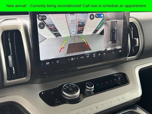 Used 2025 Ford Expedition Active RWD image 6