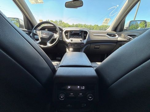 Used 2018 GMC Acadia SLT AWD/4WD image 10