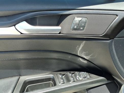 Used 2020 Ford Fusion Titanium AWD/4WD image 13