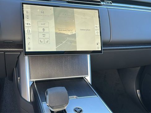 New 2025 Land Rover Range Rover Long Wheelbase SE image 16