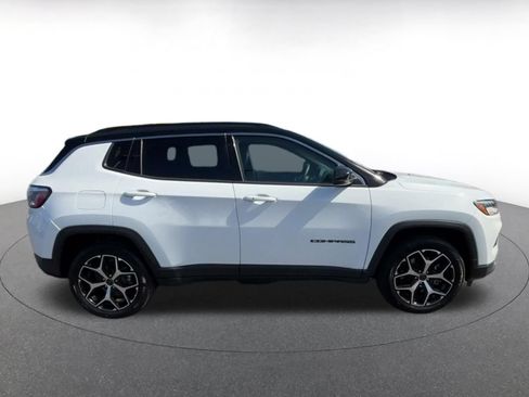 Used 2025 Jeep Compass Limited AWD/4WD image 13
