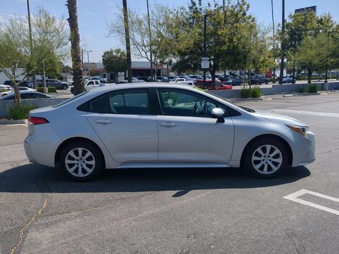 Used 2021 Toyota Corolla LE FWD image 8