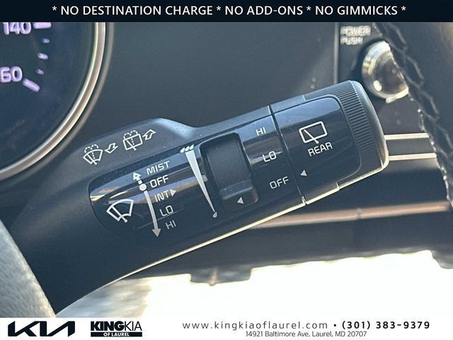 Used 2023 Kia Carnival LX FWD image 12