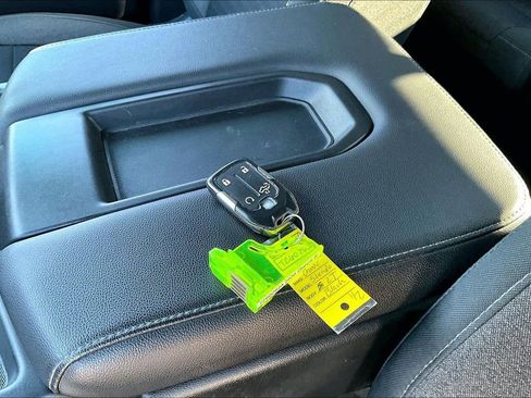 Used 2020 Chevrolet Silverado 1500 LT w/ All-Star Edition image 34