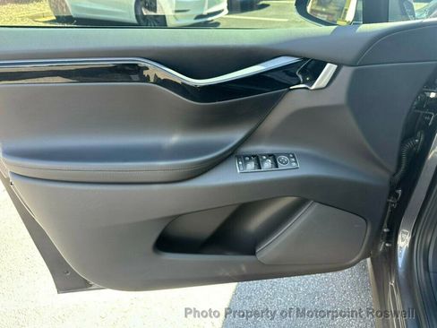 Used 2018 Tesla Model X 100D image 11