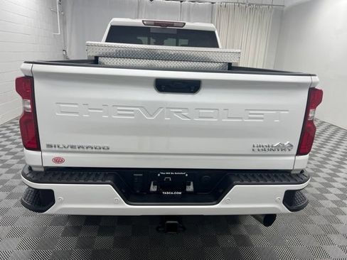 Used 2024 Chevrolet Silverado 2500 High Country w/ High Country Premium Package AWD/4WD image 7