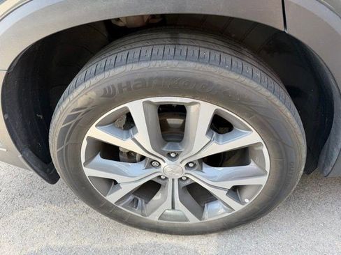 Used 2022 Hyundai Palisade SEL w/ 8P Bench Seat Package image 5