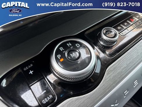 Certified 2025 Ford Expedition Max Platinum w/ Driver's Package AWD/4WD image 31