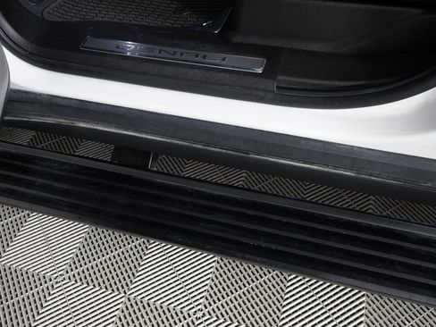 Used 2023 GMC Yukon Denali Ultimate image 19