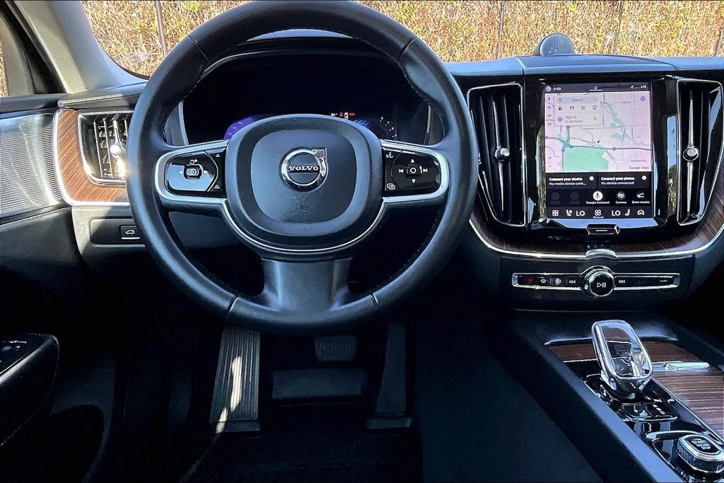 Used 2023 Volvo XC60 B5 Ultimate AWD/4WD image 7