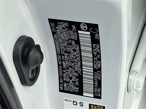 Used 2022 Toyota Corolla LE image 25