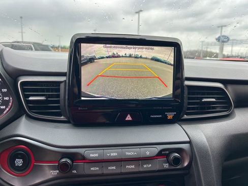 Used 2020 Hyundai Veloster 2.0 Premium image 26