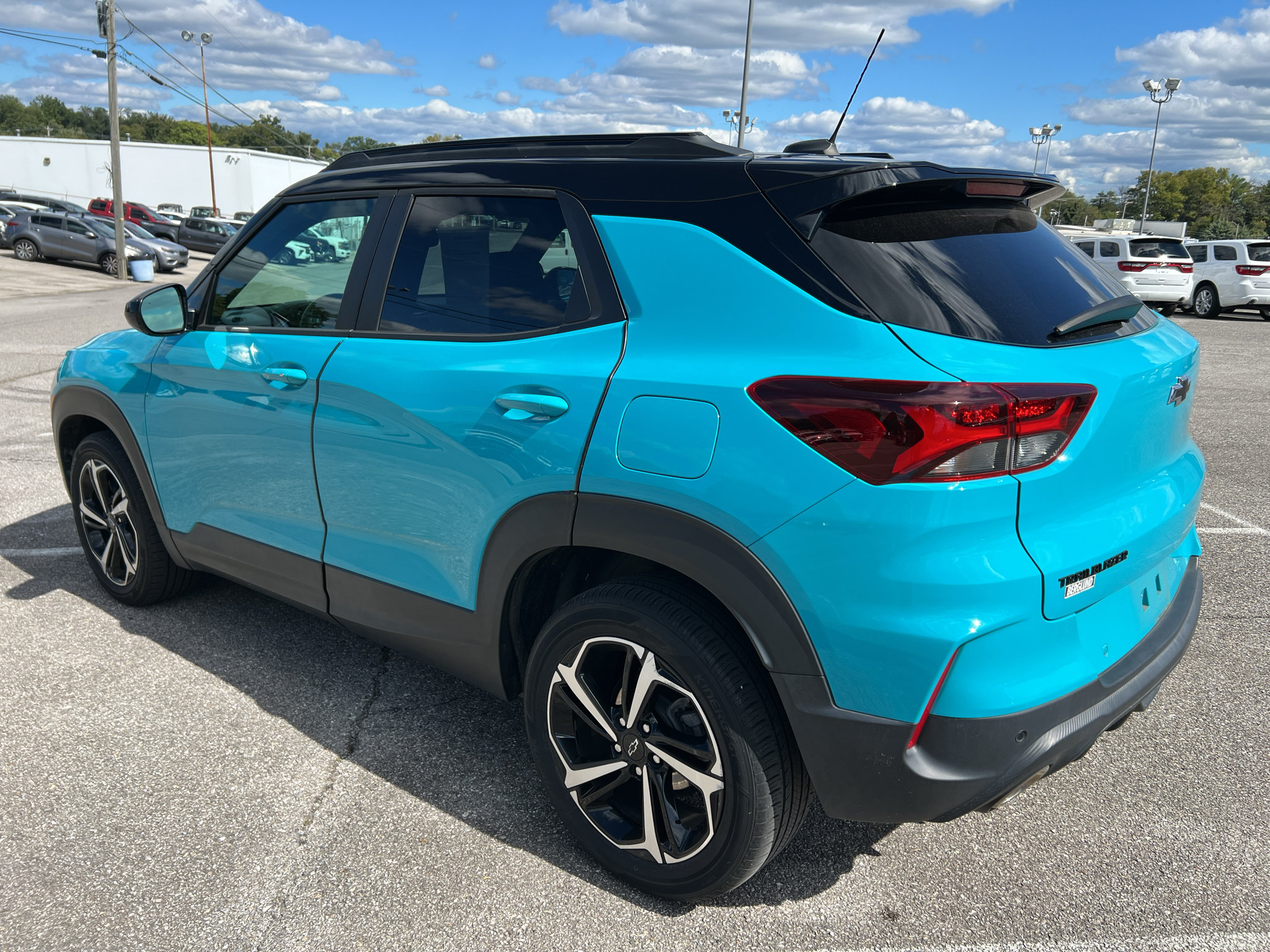 Used 2021 Chevrolet TrailBlazer RS w/ Technology Package FWD image 5