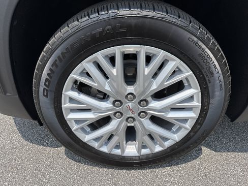 Used 2026 GMC Acadia Elevation w/ Elevation Premium Package FWD image 13