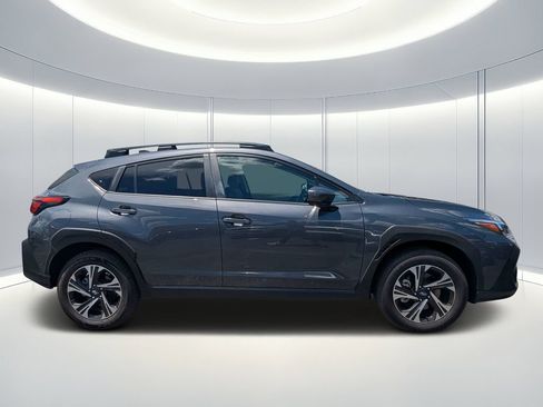 Used 2025 Subaru Crosstrek 2.5i Premium AWD/4WD image 3