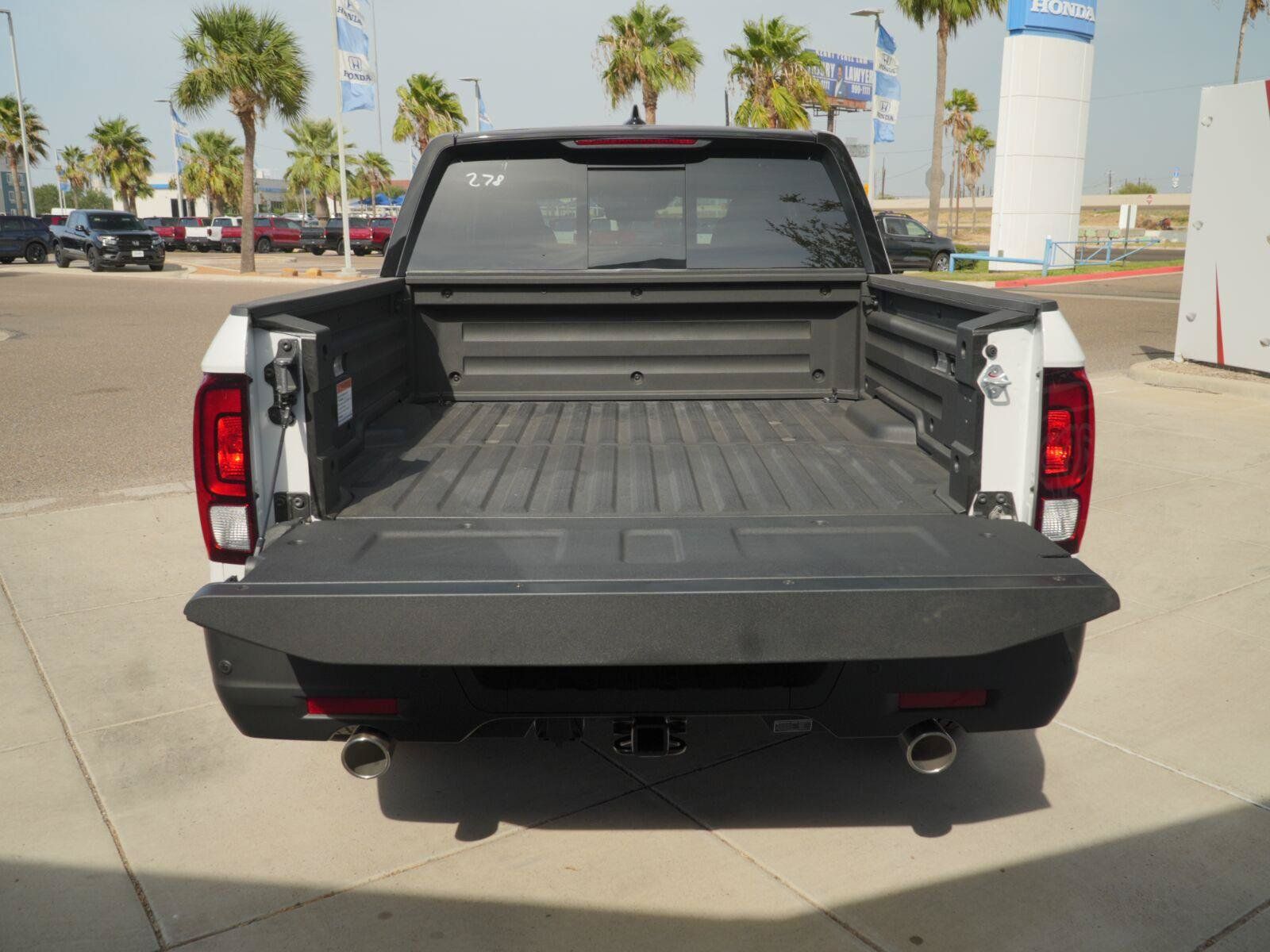 New 2026 Honda Ridgeline Black Edition image 7