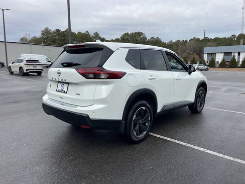Used 2026 Nissan Rogue SV image 5