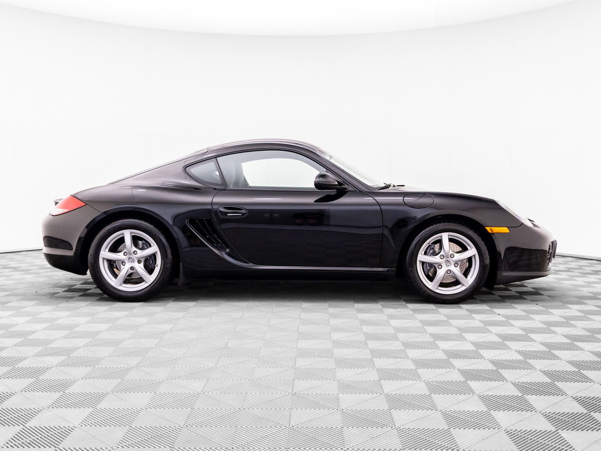 Used 2010 Porsche Cayman RWD image 7