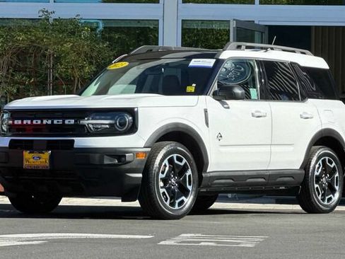Certified 2023 Ford Bronco Sport Outer Banks w/ Tech Package AWD/4WD image 8