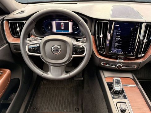 Certified 2023 Volvo XC60 B5 Ultimate w/ Protection Package Premier image 24