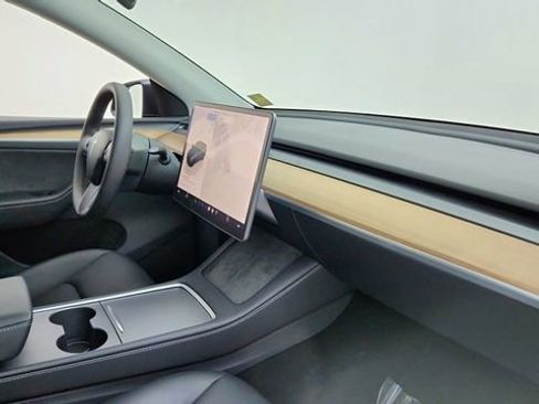 Used 2025 Tesla Model Y Performance image 20