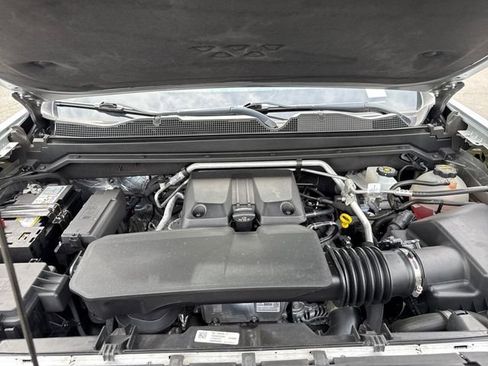 Used 2024 Chevrolet Colorado Trail Boss AWD/4WD image 29
