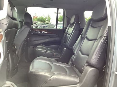 Used 2018 Cadillac Escalade ESV Premium Luxury AWD/4WD image 24