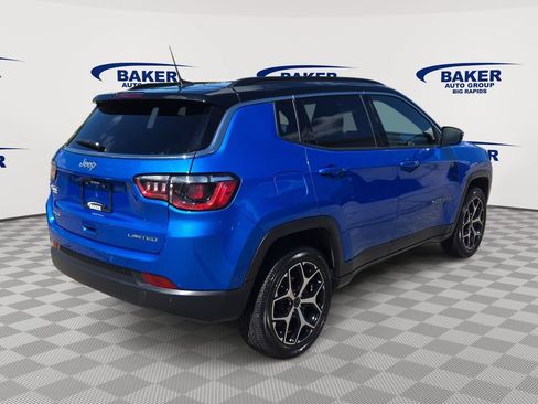 Used 2025 Jeep Compass Limited AWD/4WD image 3