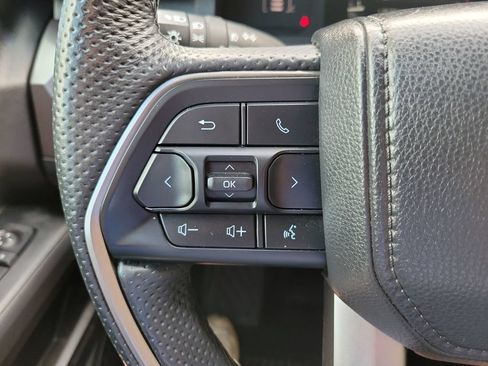 Used 2024 Toyota Tacoma SR5 w/ SR5 Upgrade Package AWD/4WD image 29