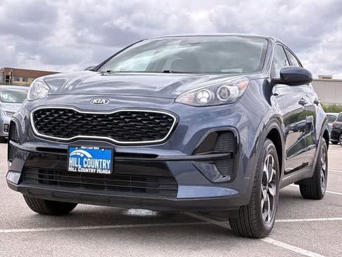 Used 2022 Kia Sportage LX image 11
