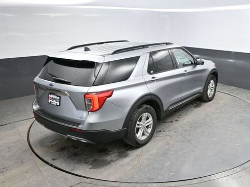 Used 2024 Ford Explorer XLT w/ Equipment Group 202A AWD/4WD image 35