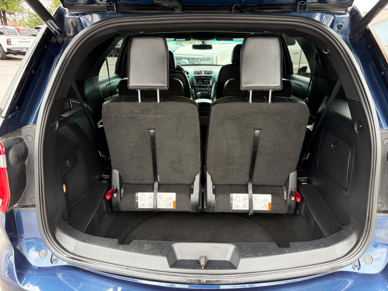 Used 2016 Ford Explorer XLT w/ Equipment Group 202A AWD/4WD image 7