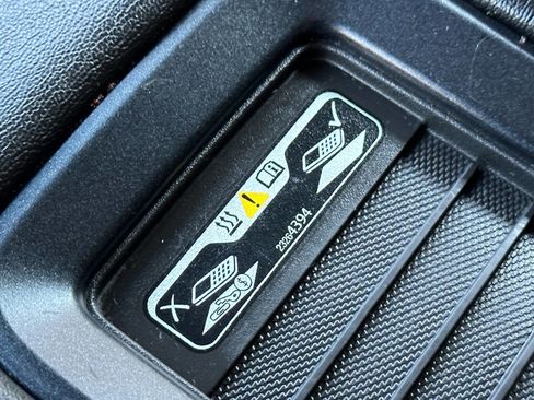 Used 2015 Chevrolet Suburban LTZ image 58