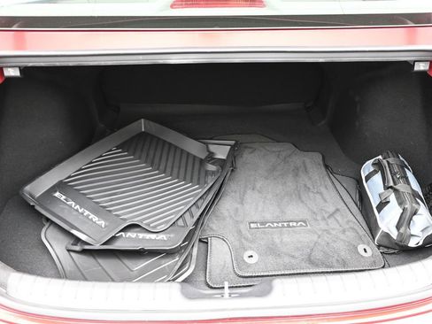 Certified 2025 Hyundai Elantra Sport image 16