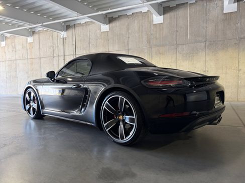 Certified 2025 Porsche 718 Boxster S RWD image 3