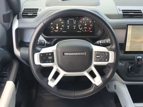Certified 2025 Land Rover Defender 110 X-Dynamic SE AWD/4WD image 25